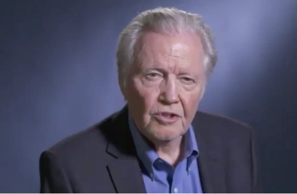 “No wonder daughter disowned you,” Jon Voight was criticised for saying when the FBI raided Donald Trump’s house.