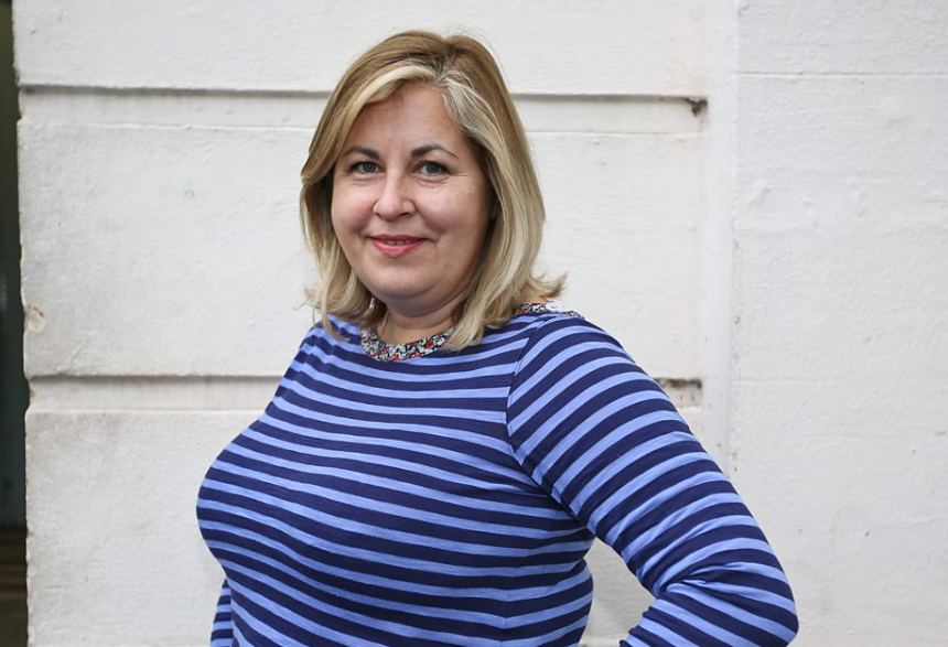 Is Liza Tarbuck Married? Actress Low Key Relationship And Ever Present Husband