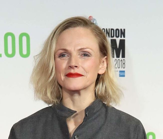 Is Lisa Peake Older sister of Maxine Peake, is A Police Officer ?