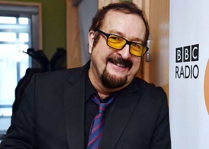 When exactly is Steve Wright going to stop working at Radio 2? What are the future plans for the radio personality?