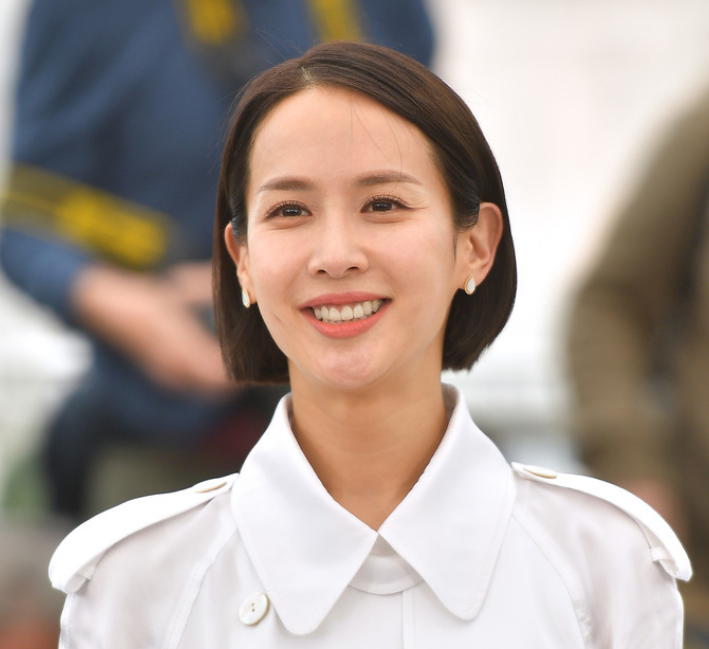 Details on Cho Yeo-jeong’s Net Worth, Friend, Family and Biography