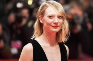 Mia Wasikowska, actress, A Look at Her Earnings and Movie Collections to Estimate Her Net Worth