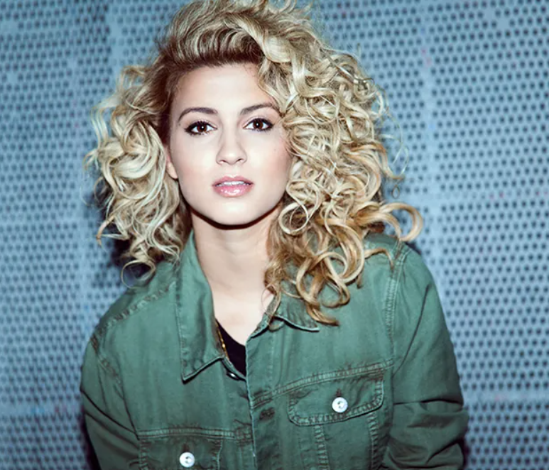 Who are Allwyn and Laura Kelly?  Tori Kelly Parents Brother & Net Worth